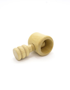 Cascanueces Deluxe de madera de carpe AhTable
