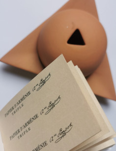 Quemador papel Armenia / incienso de barro natural triangular con tapa 14 cm 2